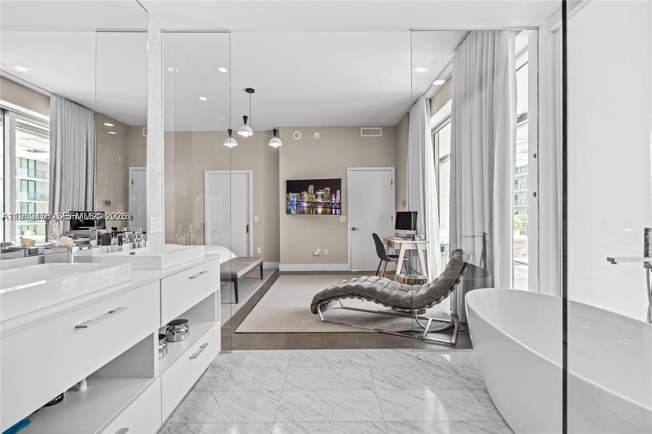 Real estate property located at 650 32nd St BH6, Miami-dade, Paraiso Bay Condo, Miami, FL