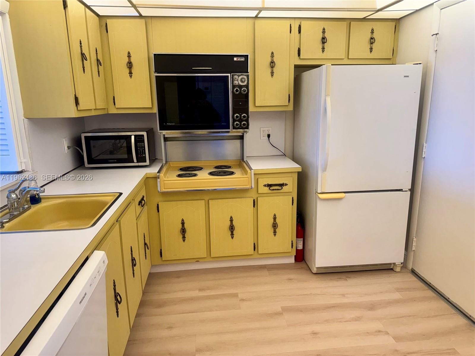 Real estate property located at 3750 169 ST Apt.G.405, Miami-dade, Eden Isles, North Miami Beach, FL