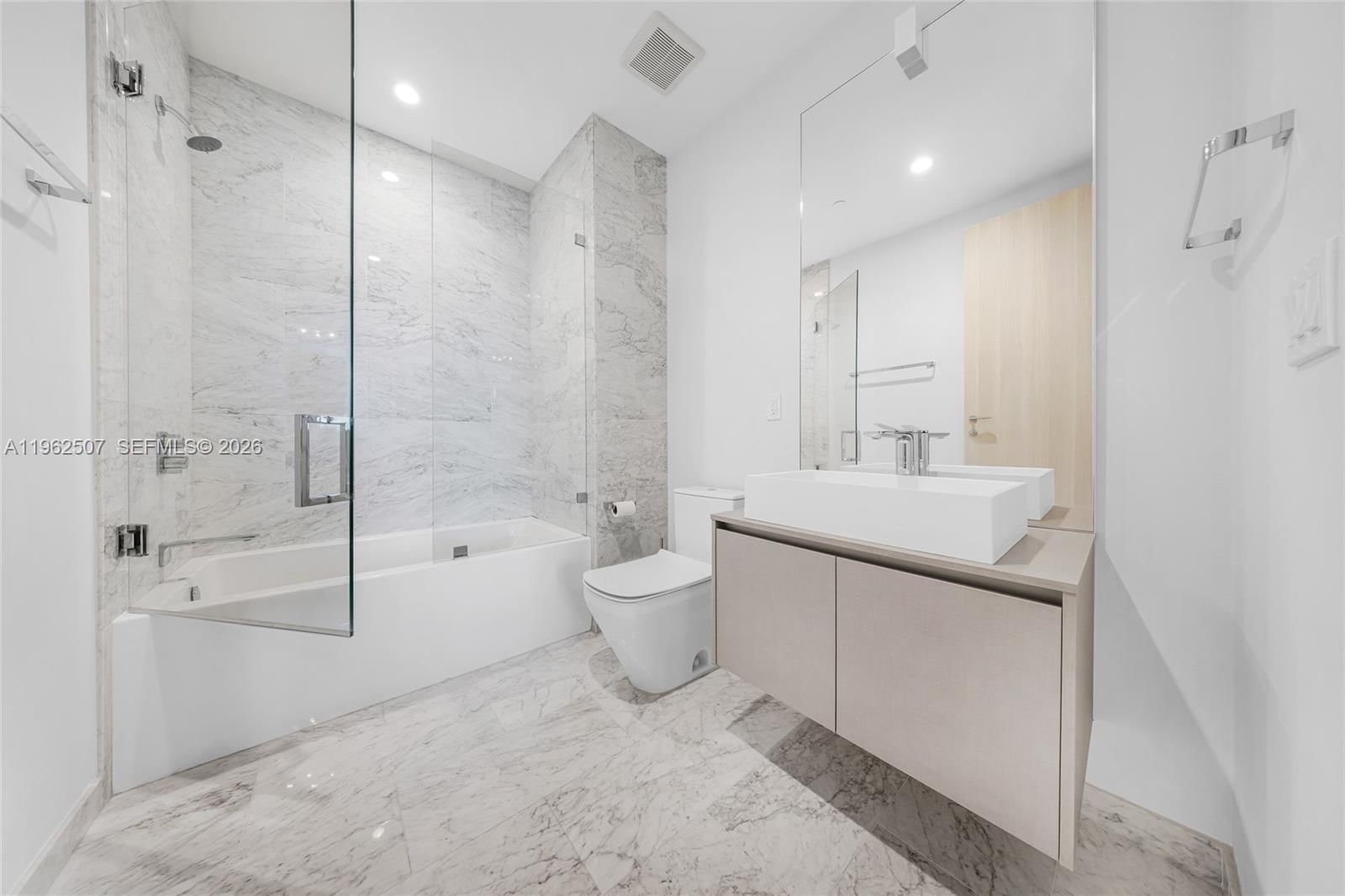 Real estate property located at 1000 Brickell Plz PH6002, Miami-dade, Brickell Flatiron Condo, Miami, FL