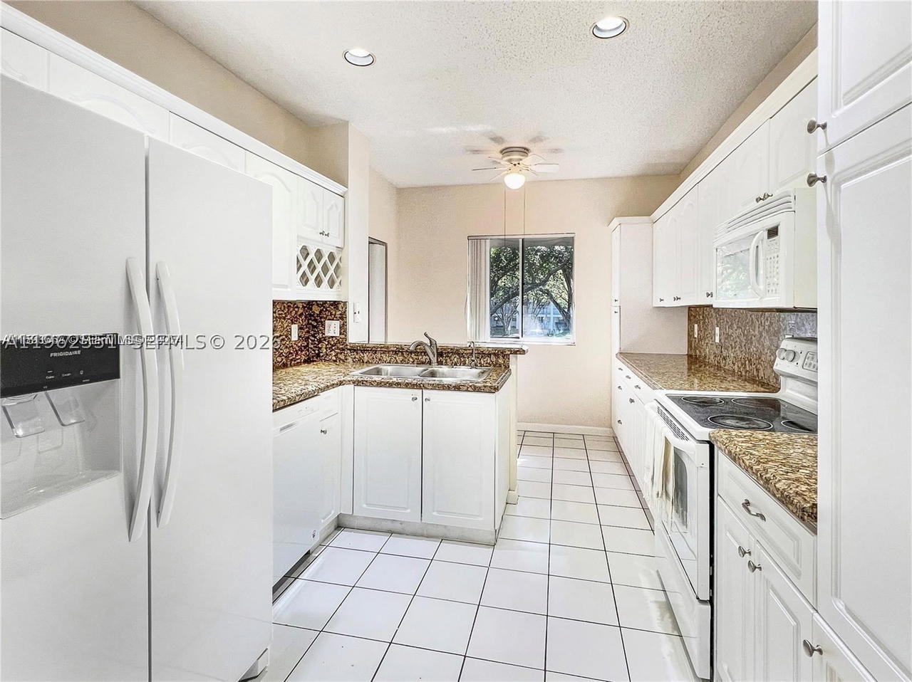 Real estate property located at , Broward, California Courts Condo, Weston, FL
