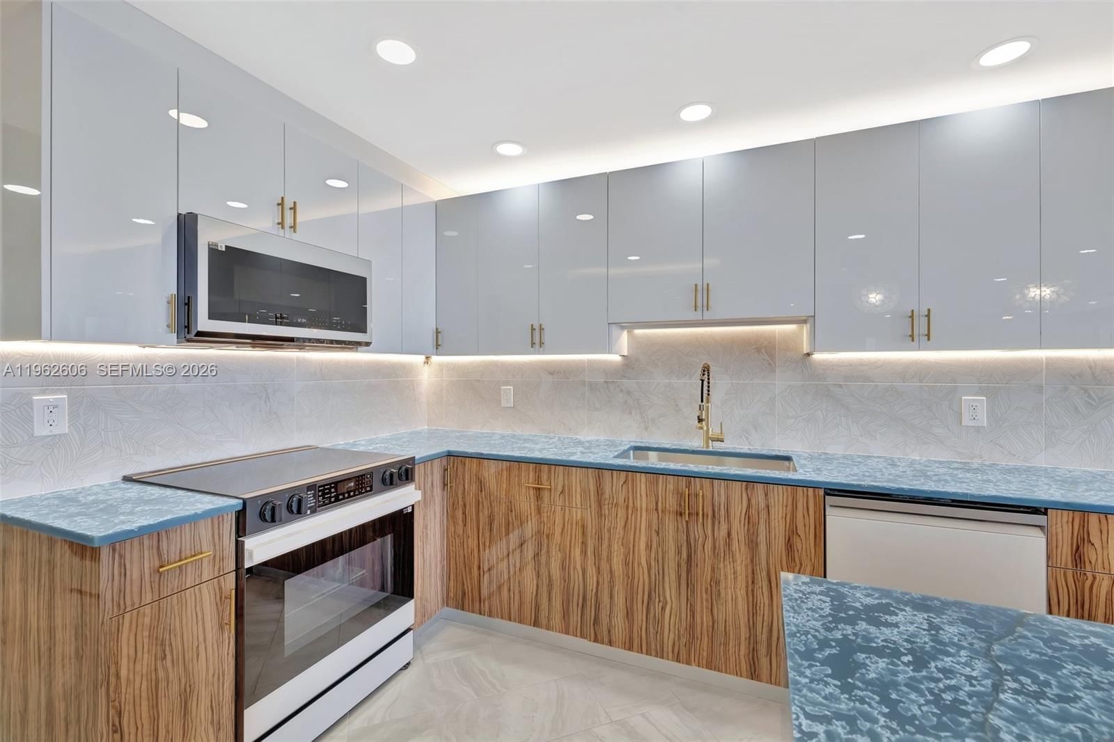 Real estate property located at 4100 Galt Ocean Dr #1001, Broward, Galleon Condo, Fort Lauderdale, FL