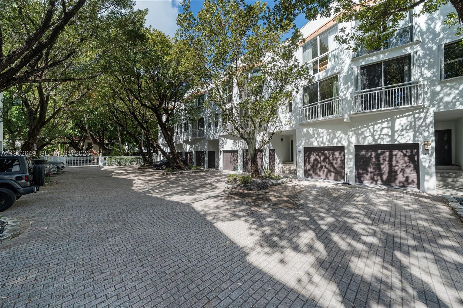 Real estate property located at 325 Meridian Ave #12, Miami-dade, Meridian Place Condo, Miami Beach, FL