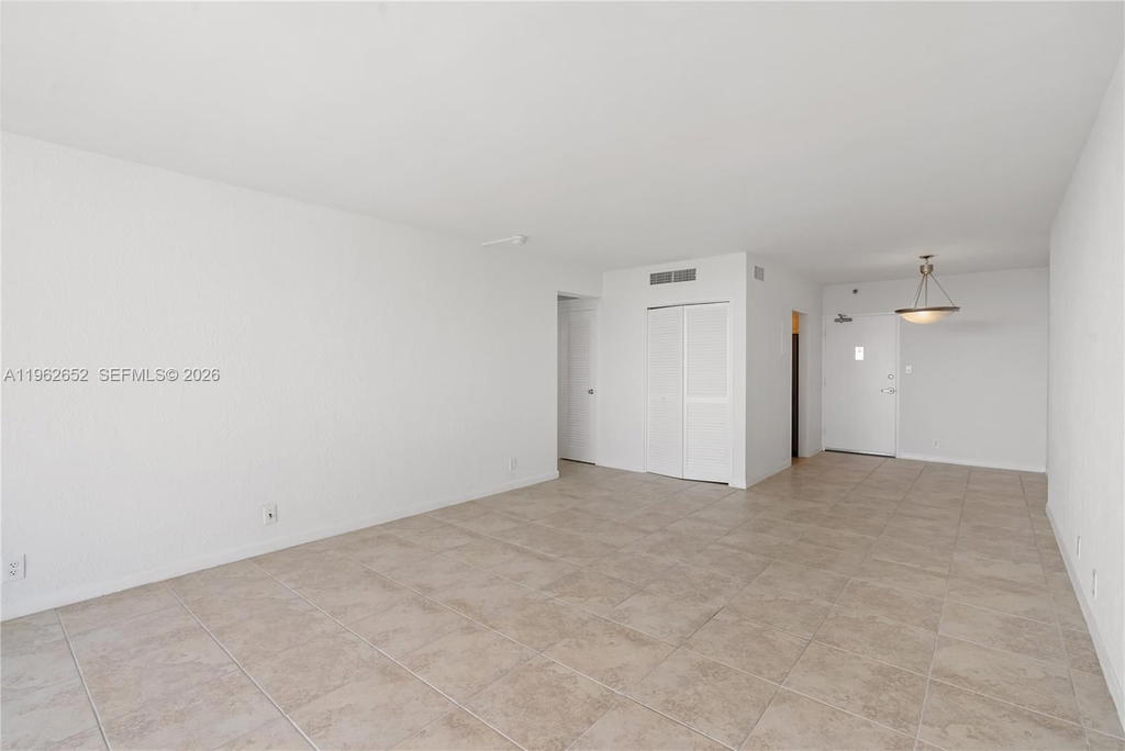 Real estate property located at 1200 West Ave PH08, Miami-dade, Mirador 1200 Condo, Miami Beach, FL