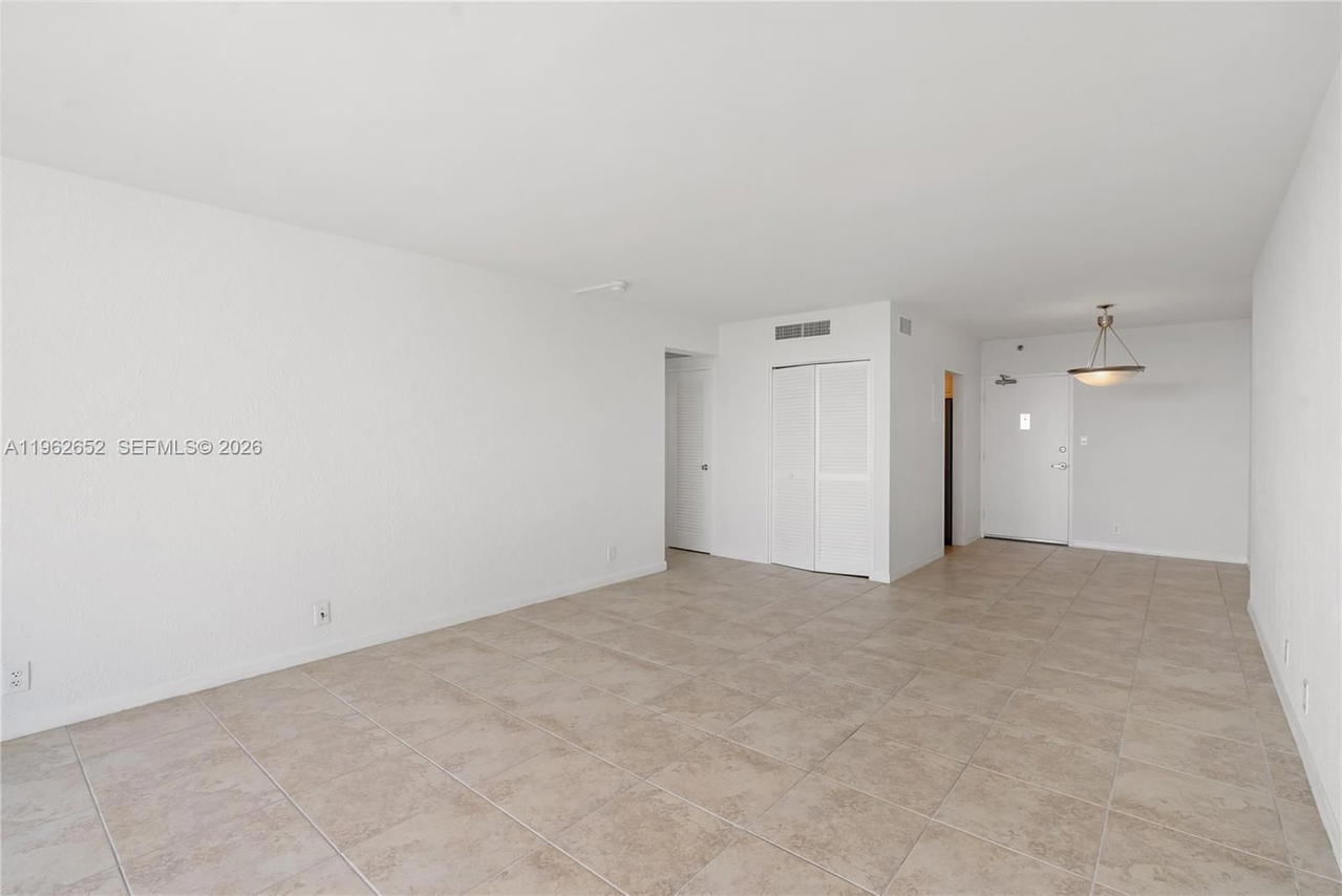 Real estate property located at 1200 West Ave PH08, Miami-dade, Mirador 1200 Condo, Miami Beach, FL