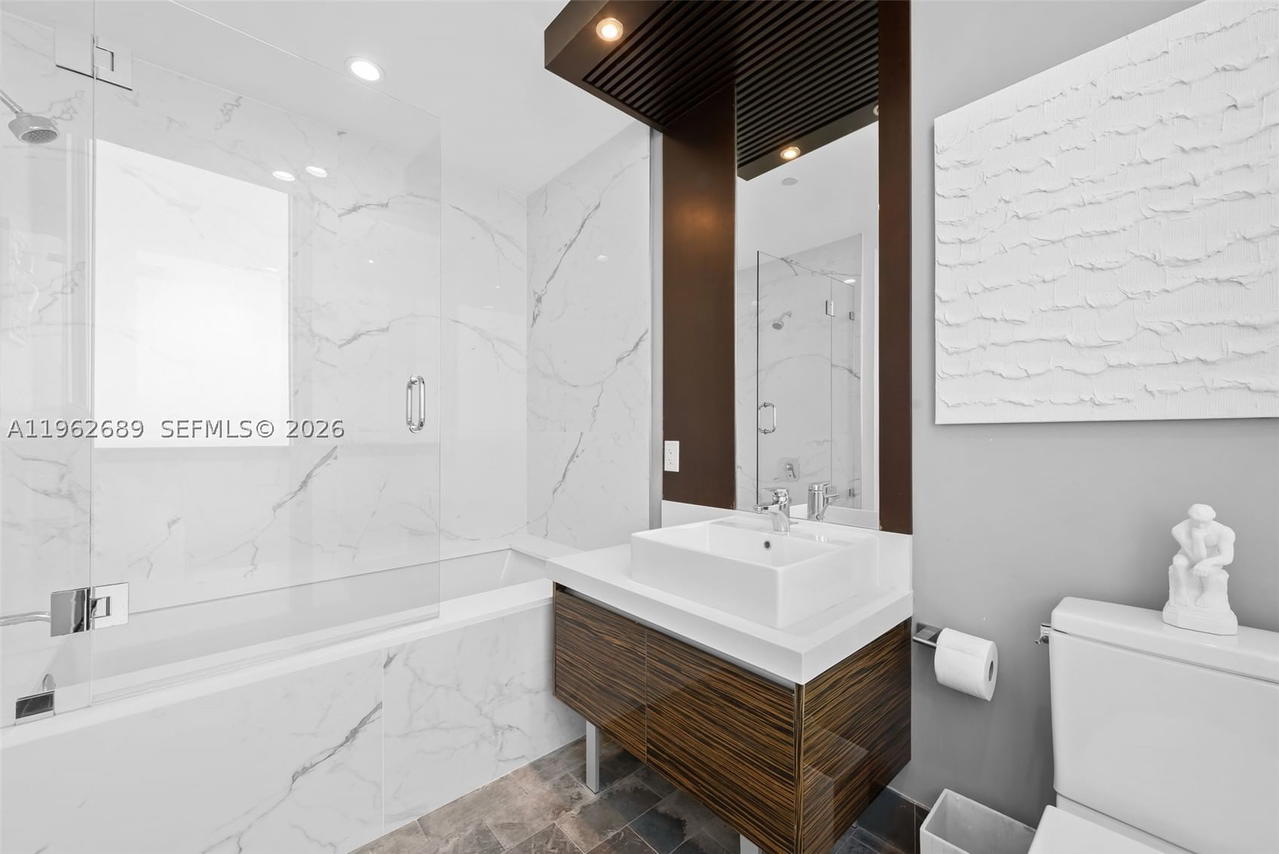 Real estate property located at 1100 Biscayne Blvd #5706, Miami-dade, Marquis Condo, Miami, FL