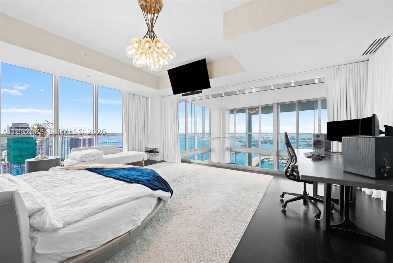 Real estate property located at 1100 Biscayne Blvd #5706, Miami-dade, Marquis Condo, Miami, FL