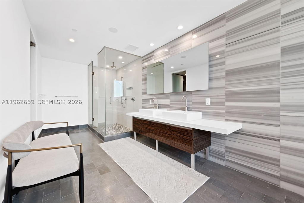 Real estate property located at 1100 Biscayne Blvd #5706, Miami-dade, Marquis Condo, Miami, FL