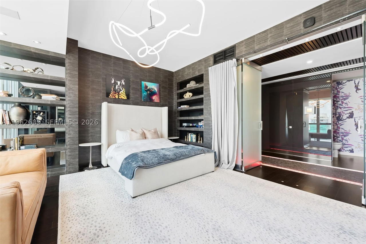 Real estate property located at 1100 Biscayne Blvd #5706, Miami-dade, Marquis Condo, Miami, FL