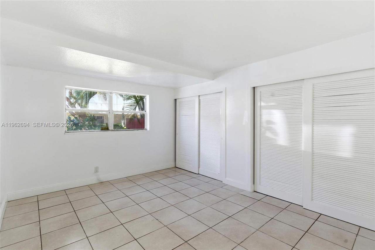 Real estate property located at 6705 Kendall Dr #306, Miami-dade, Villas Of Pinecrest Condo, Pinecrest, FL