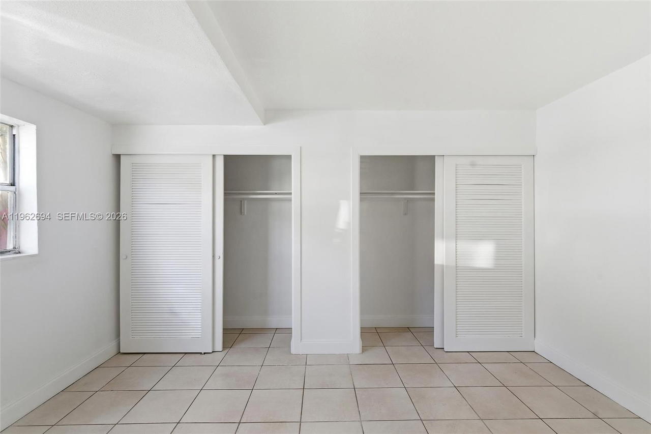 Real estate property located at 6705 Kendall Dr #306, Miami-dade, Villas Of Pinecrest Condo, Pinecrest, FL