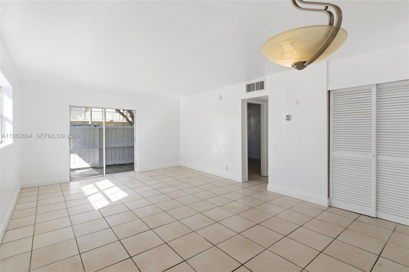 Real estate property located at 6705 Kendall Dr #306, Miami-dade, Villas Of Pinecrest Condo, Pinecrest, FL
