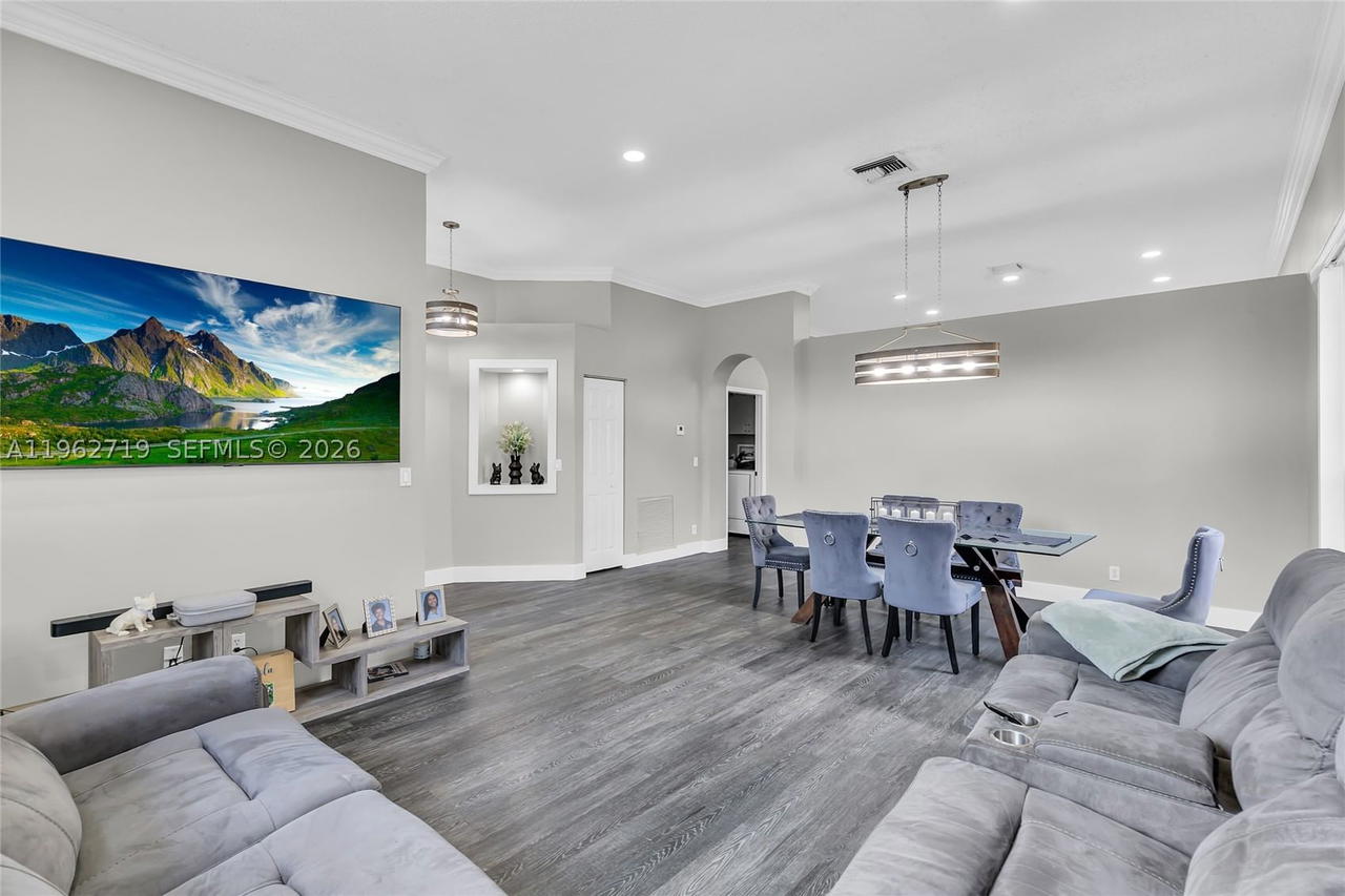 Real estate property located at 14325 14th Ct, Broward, Pembroke Falls Phase 6, Pembroke Pines, FL
