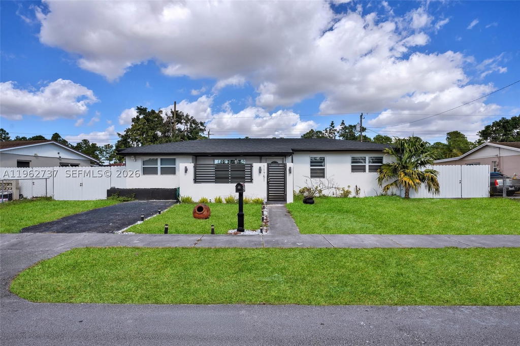 Real estate property located at 11751 168th Ter, Miami-dade, So Miami Heights Manor, Miami, FL