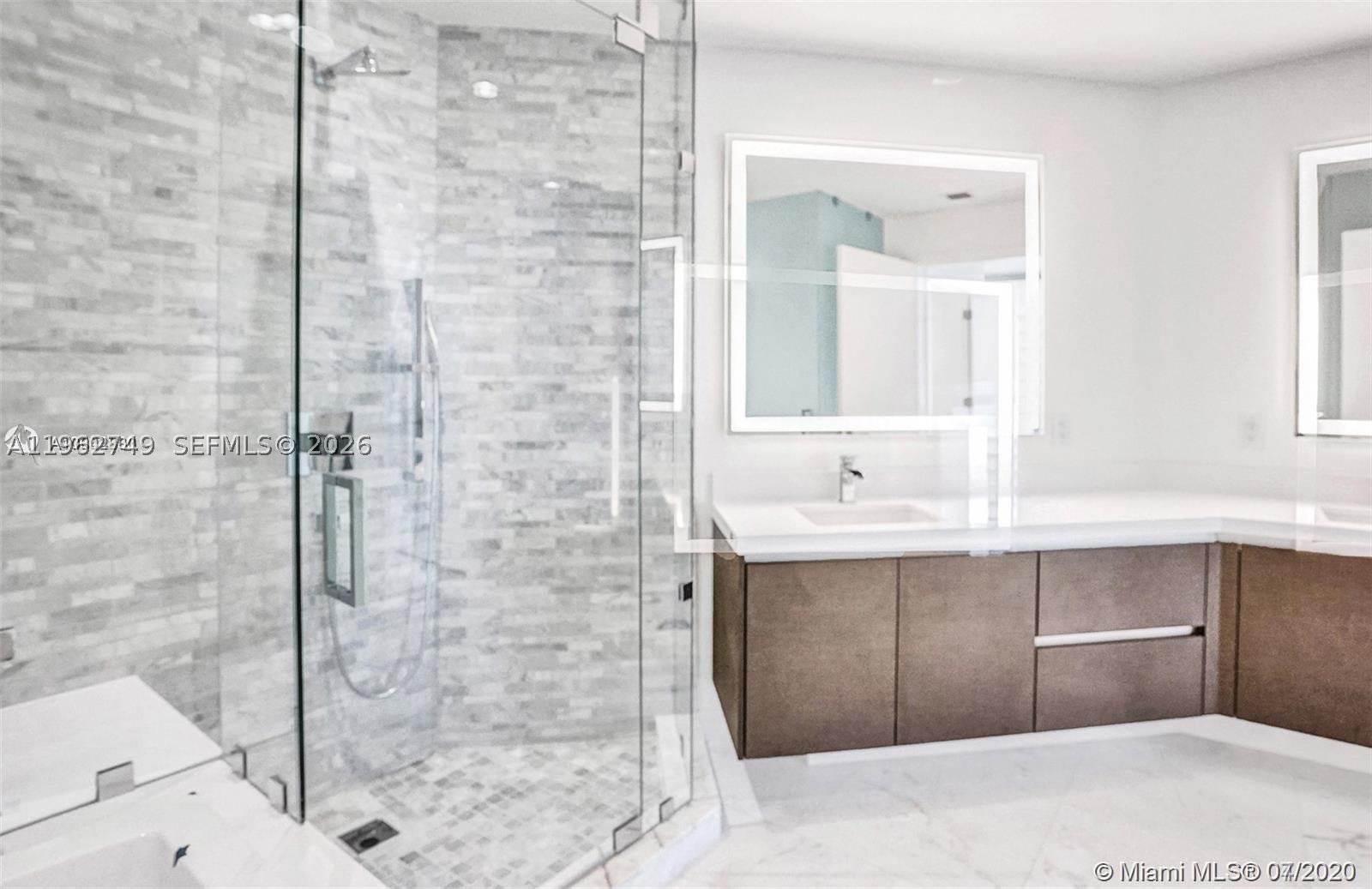 Real estate property located at 851 1st Ave #3903, Miami-dade, Paramount Miami Worldcent, Miami, FL