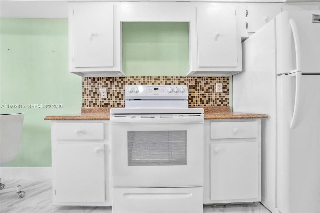 Real estate property located at 100 Golden Isles Dr #808, Broward, Lake Point Tower Condomin, Hallandale Beach, FL