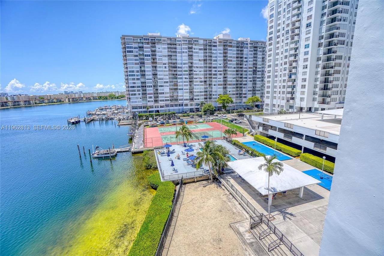 Real estate property located at 2780 183rd St #1204, Miami-dade, Commodore Plaza Condo, Aventura, FL