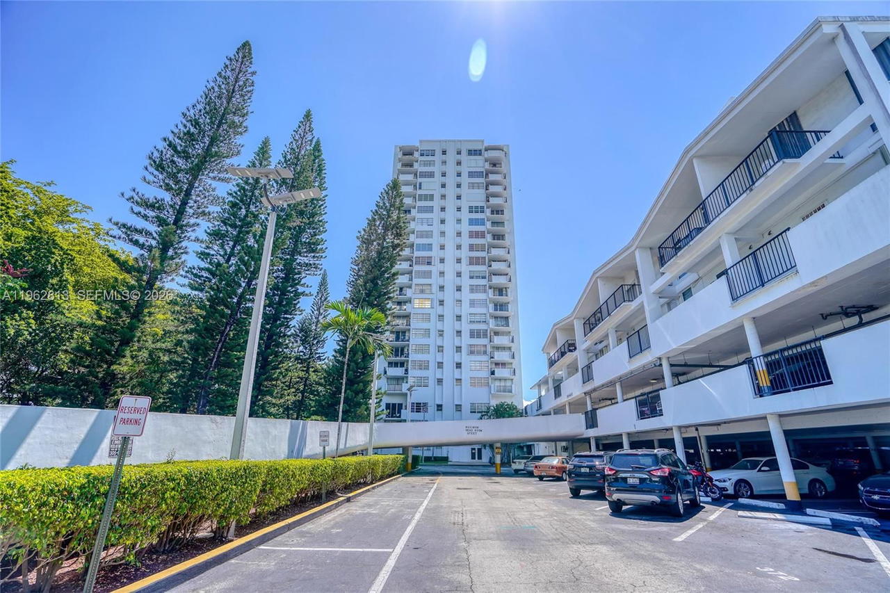 Real estate property located at 2780 183rd St #1204, Miami-dade, Commodore Plaza Condo, Aventura, FL