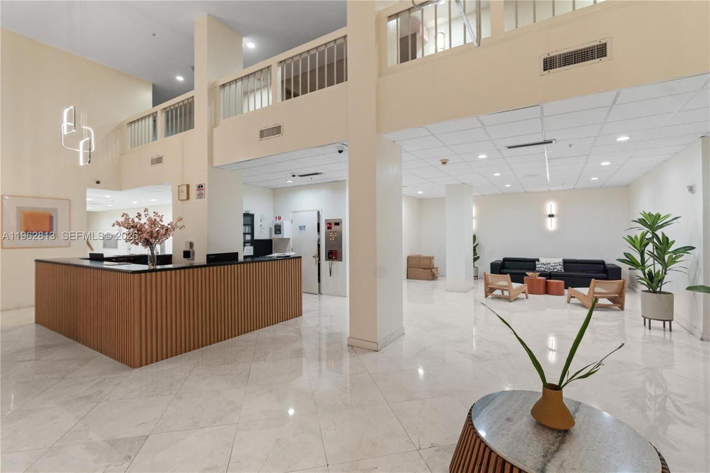 Real estate property located at 2780 183rd St #1204, Miami-dade, Commodore Plaza Condo, Aventura, FL