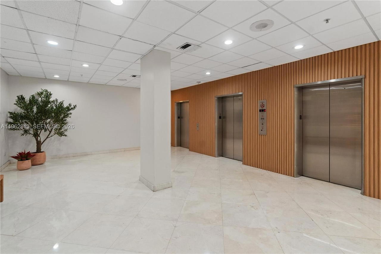 Real estate property located at 2780 183rd St #1204, Miami-dade, Commodore Plaza Condo, Aventura, FL