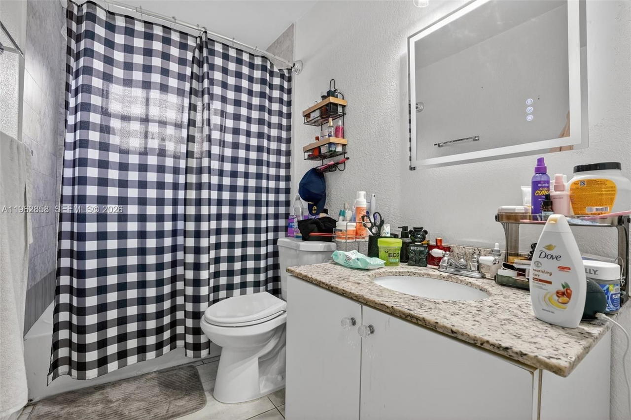 Real estate property located at 20615 28th Ave, Miami-dade, Lakewood Ests, Miami Gardens, FL