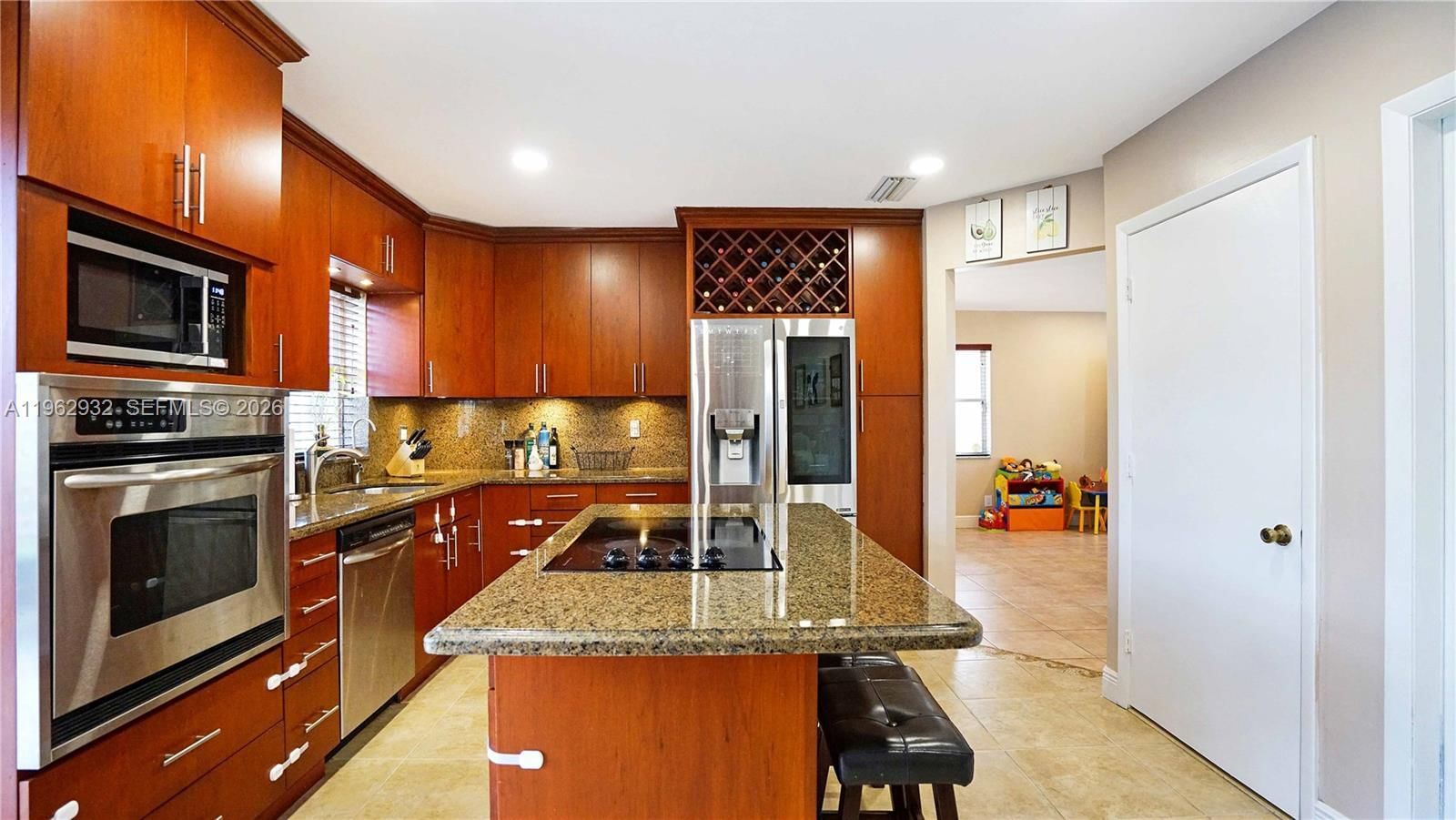 Real estate property located at 10717 12th Mnr, Broward, Minto Plantation-1, Plantation, FL