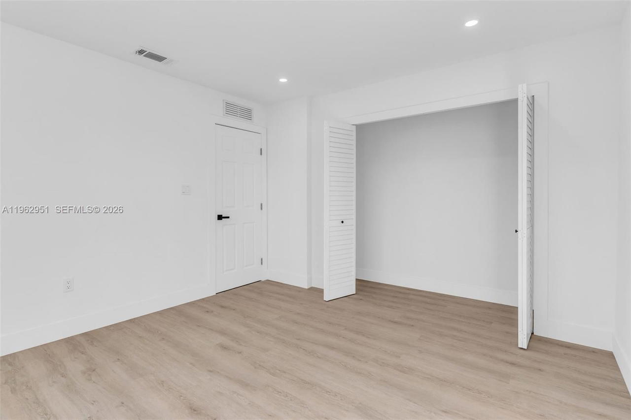 Real estate property located at 5941 6th Ave, Miami-dade, Gratigny Heights 2nd Addn, Hialeah, FL