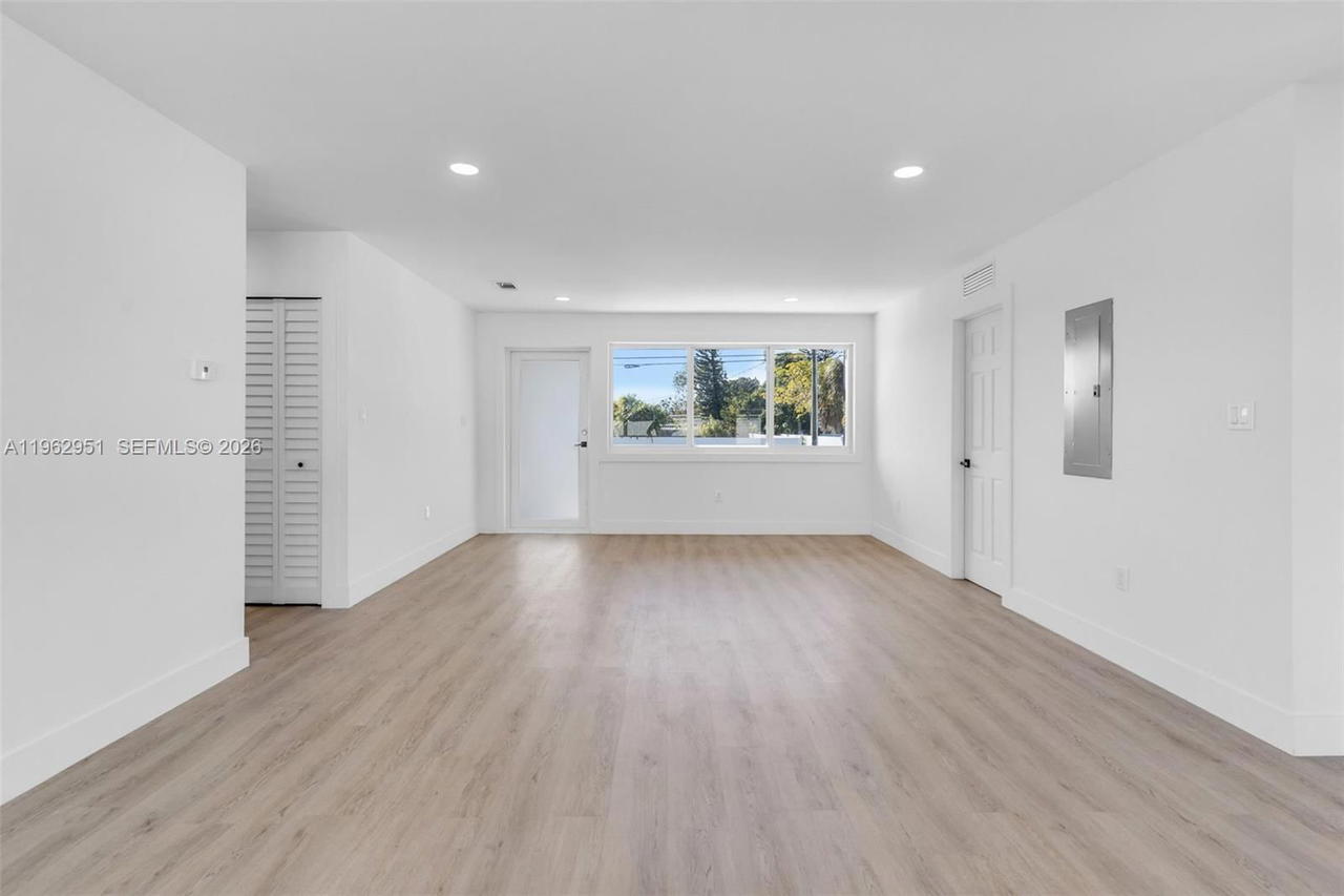 Real estate property located at 5941 6th Ave, Miami-dade, Gratigny Heights 2nd Addn, Hialeah, FL