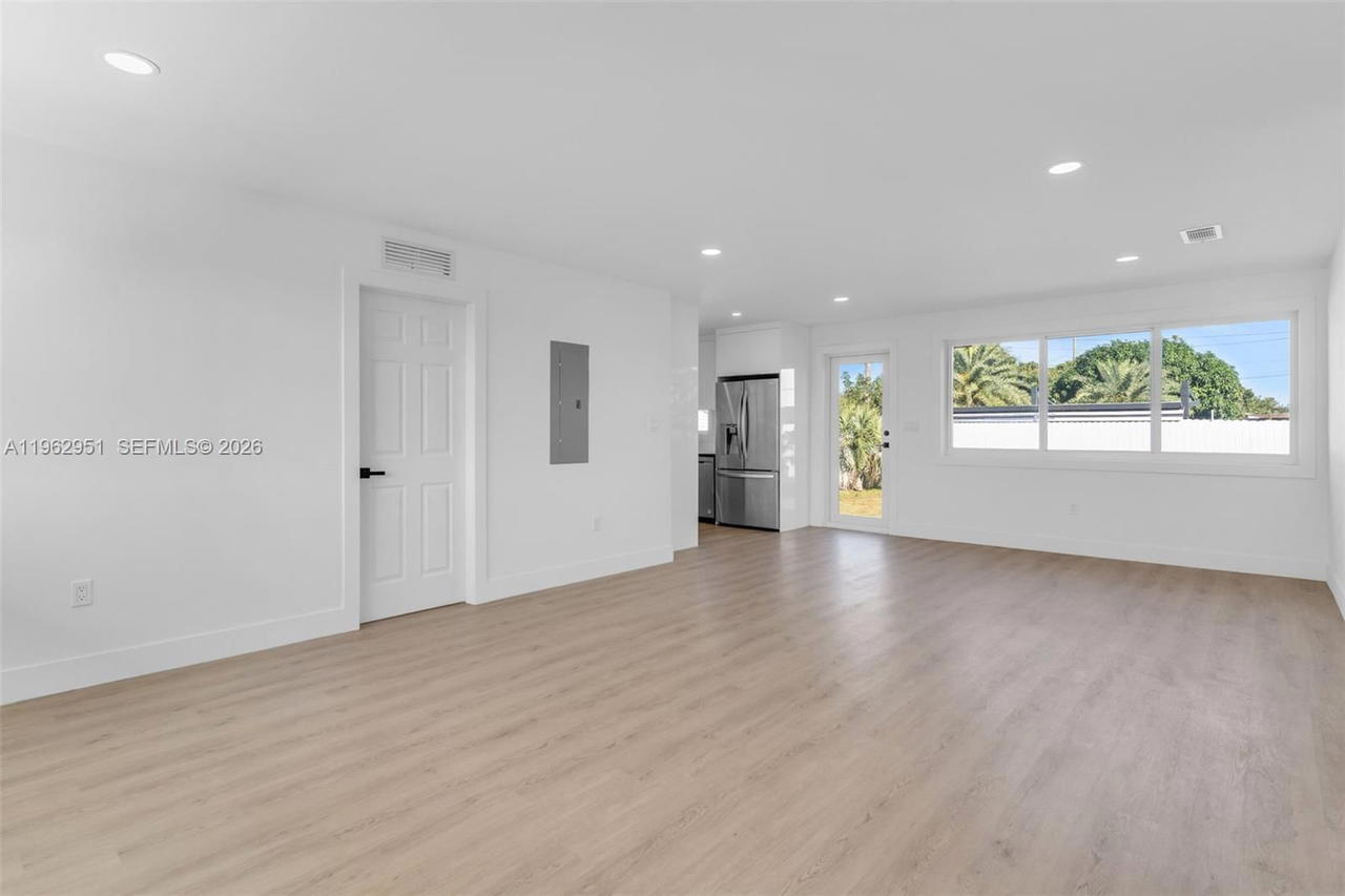 Real estate property located at 5941 6th Ave, Miami-dade, Gratigny Heights 2nd Addn, Hialeah, FL