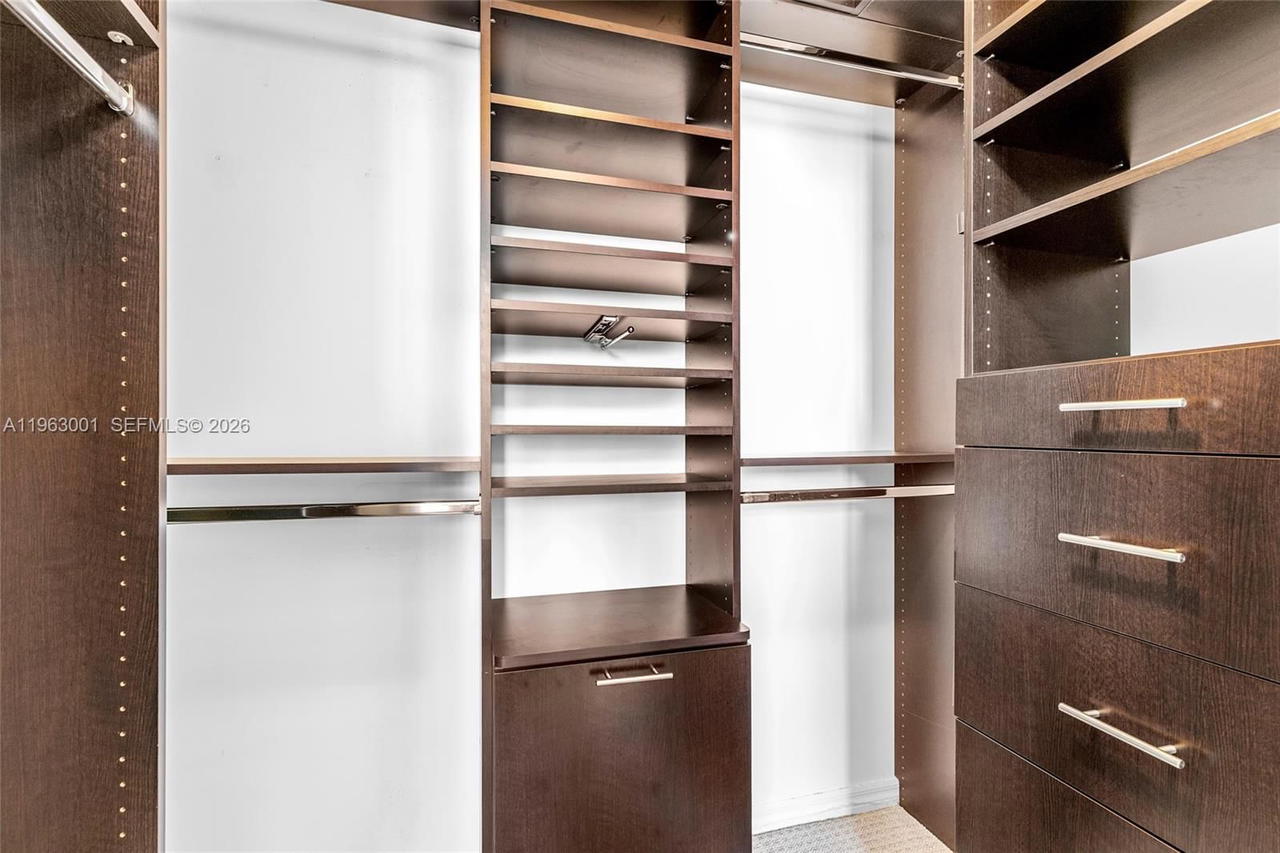 Real estate property located at 55 6th St #3101, Miami-dade, 500 Brickell West Condo, Miami, FL