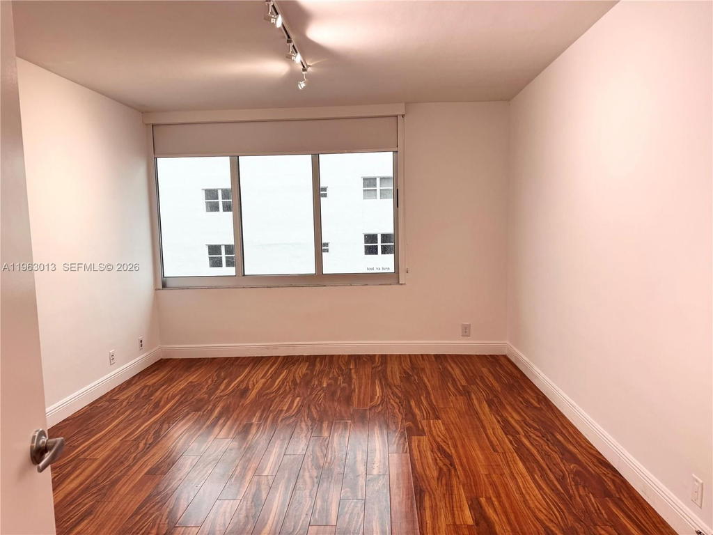 Real estate property located at 1200 West Ave #1418, Miami-dade, Mirador 1200 Condo, Miami Beach, FL