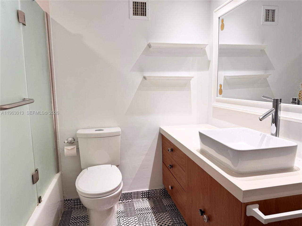 Real estate property located at 1200 West Ave #1418, Miami-dade, Mirador 1200 Condo, Miami Beach, FL