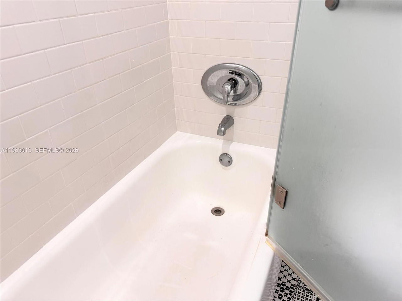 Real estate property located at 1200 West Ave #1418, Miami-dade, Mirador 1200 Condo, Miami Beach, FL