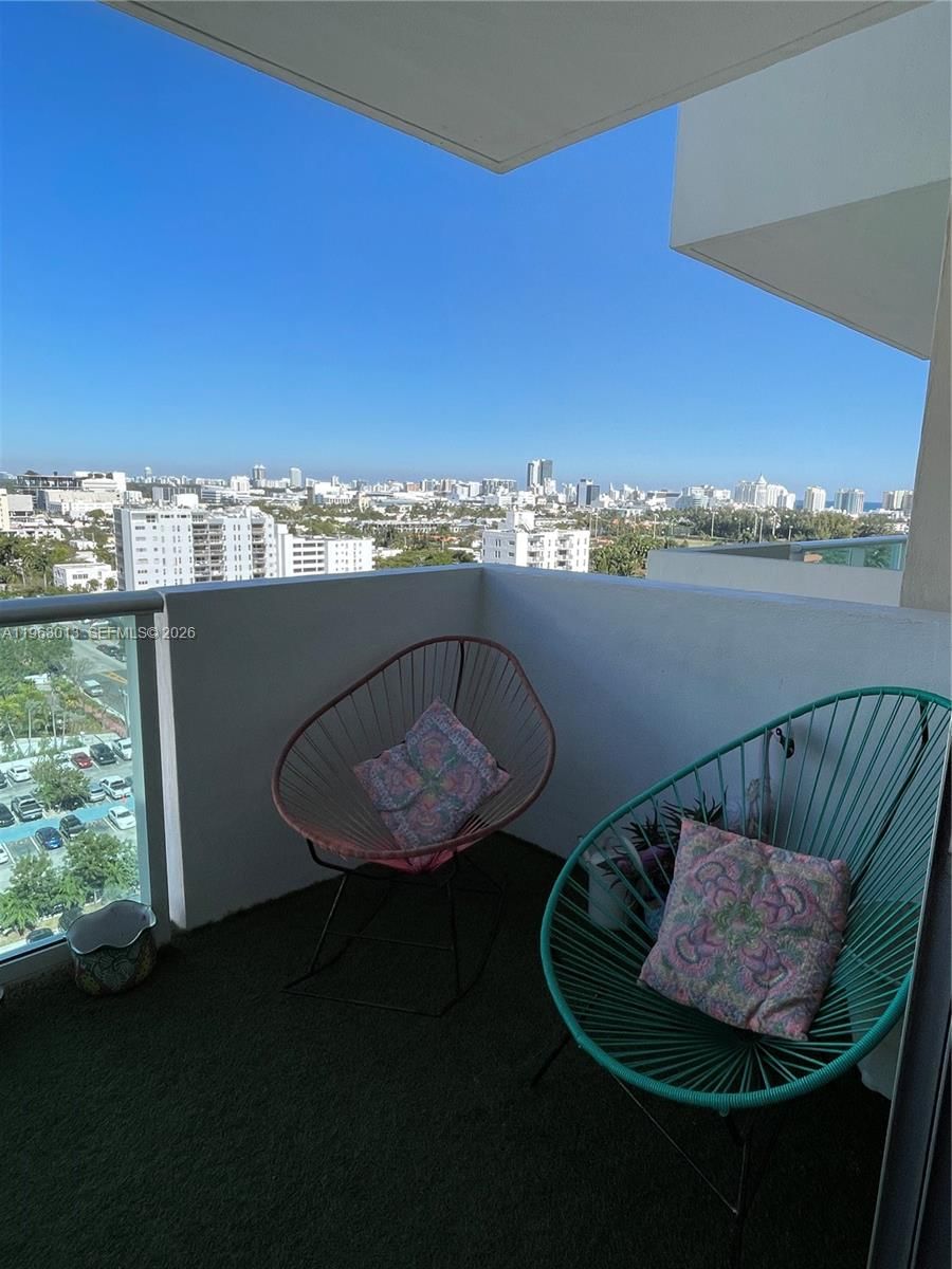 Real estate property located at 1200 West Ave #1418, Miami-dade, Mirador 1200 Condo, Miami Beach, FL