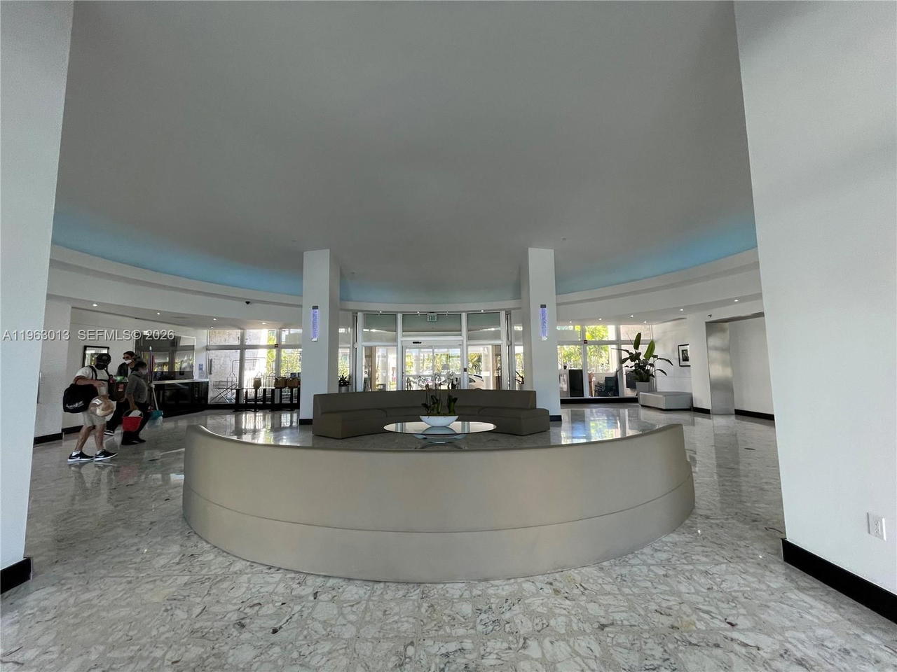 Real estate property located at 1200 West Ave #1418, Miami-dade, Mirador 1200 Condo, Miami Beach, FL