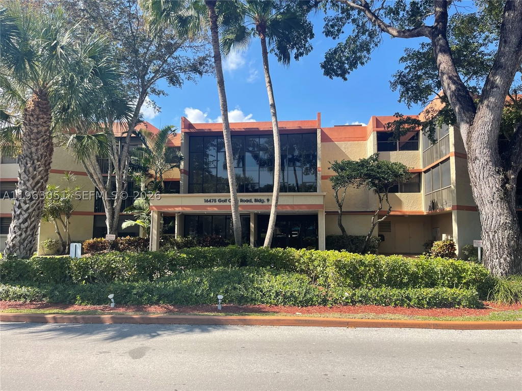 Real estate property located at 16475 Golf Club Rd #309, Broward, Bldg 9 Of Country Club Ap, Weston, FL