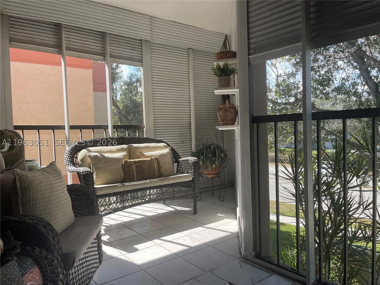 Real estate property located at 16475 Golf Club Rd #309, Broward, Bldg 9 Of Country Club Ap, Weston, FL