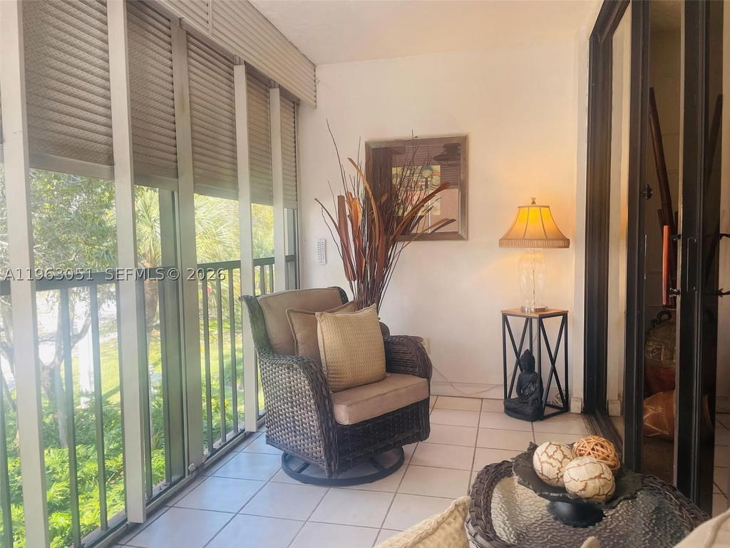 Real estate property located at 16475 Golf Club Rd #309, Broward, Bldg 9 Of Country Club Ap, Weston, FL