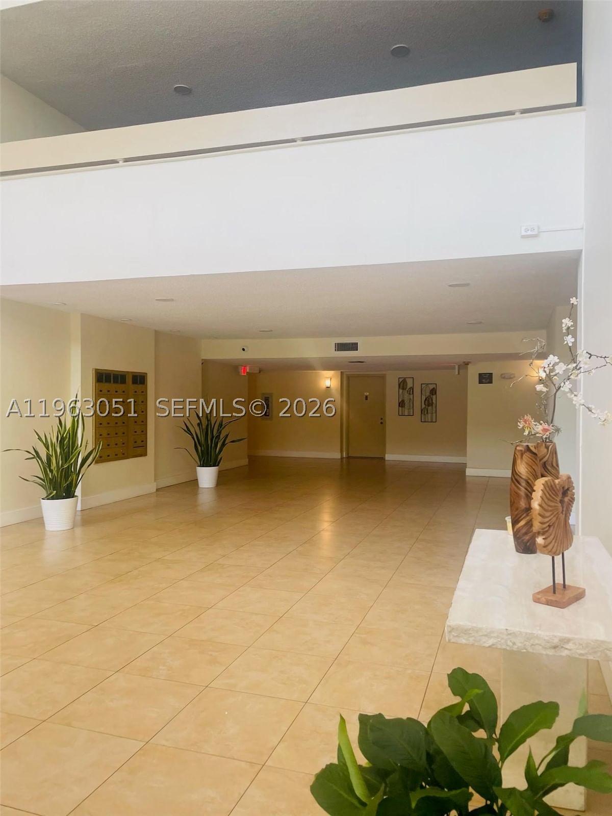 Real estate property located at 16475 Golf Club Rd #309, Broward, Bldg 9 Of Country Club Ap, Weston, FL