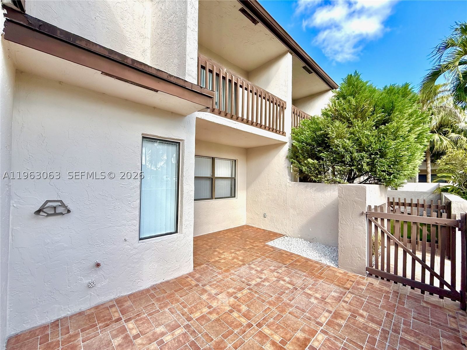 Real estate property located at 10180 41st St #99-9, Miami-dade, Villas Of Amberwood Condo, Doral, FL