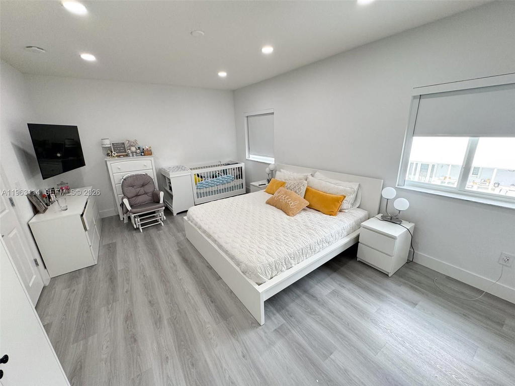 Real estate property located at 1533 154th Path, Miami-dade, Santa Monica Estates, Miami, FL