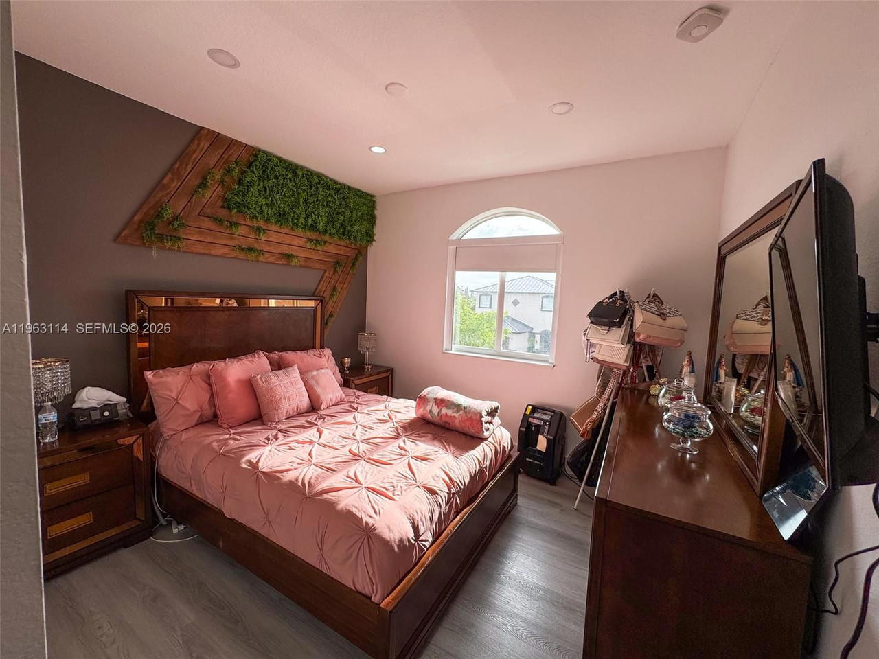 Real estate property located at 1533 154th Path, Miami-dade, Santa Monica Estates, Miami, FL