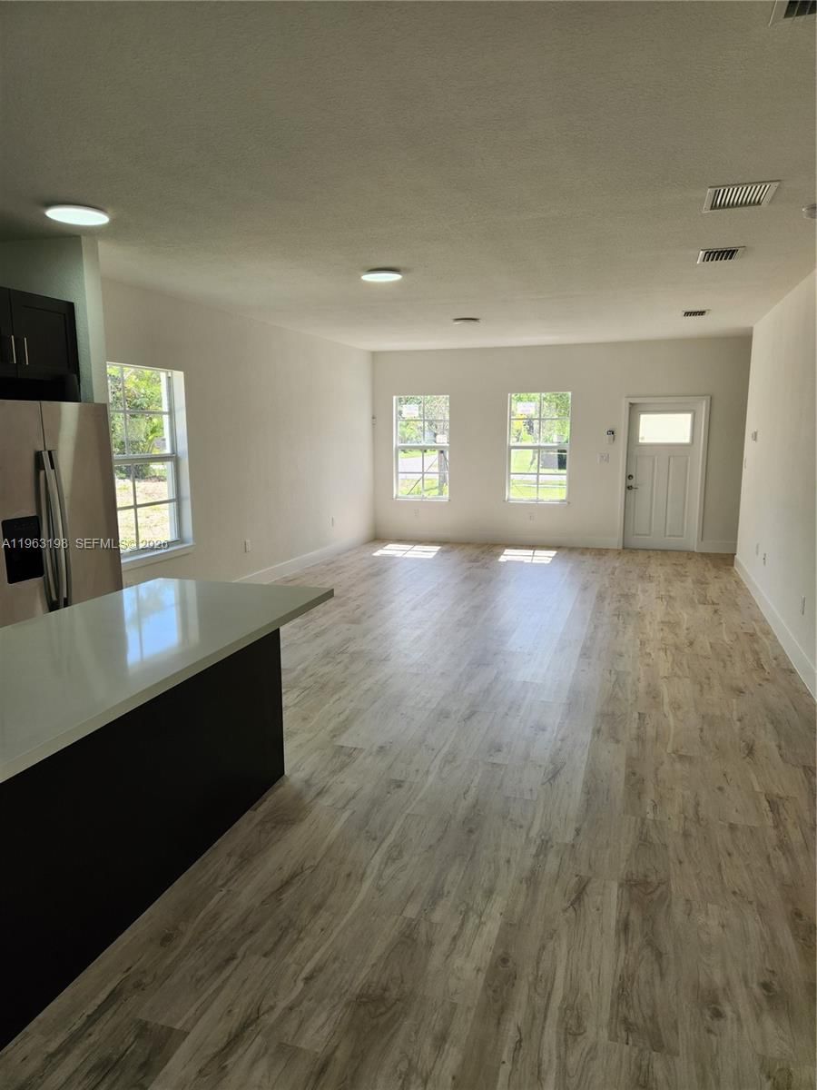 Real estate property located at 22065 Miami Ave, Miami-dade, Realty Sec Corp Addn To G, Miami, FL
