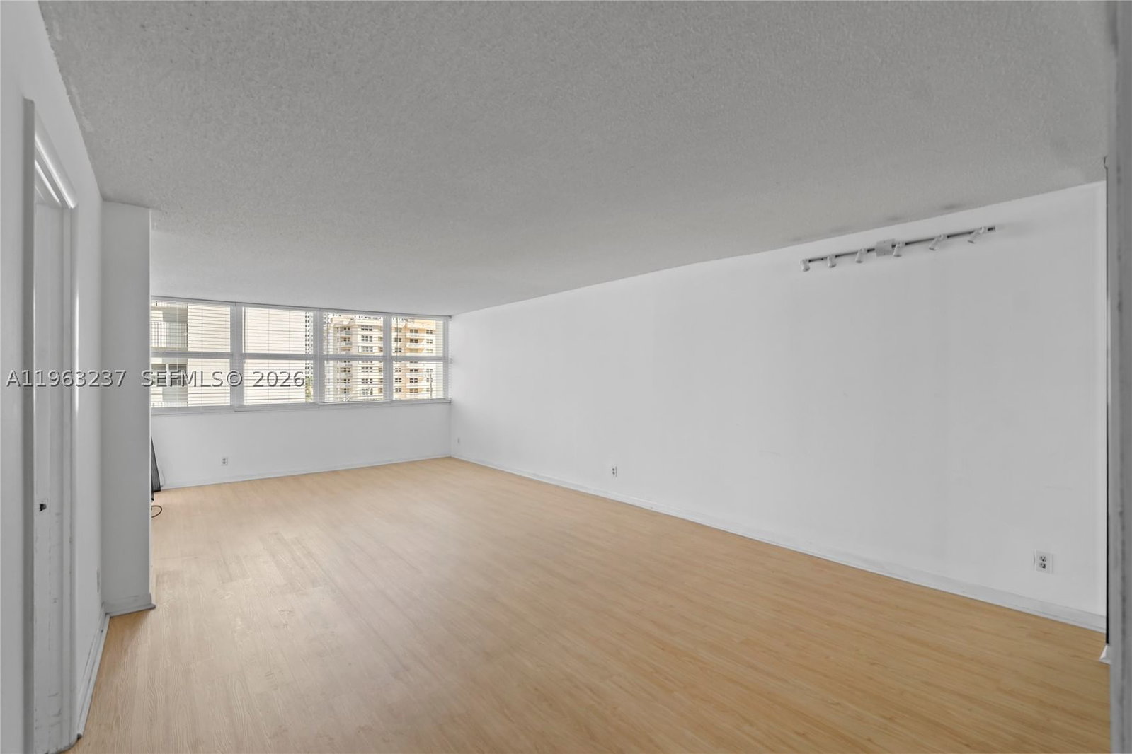 Real estate property located at 1410 Ocean Dr #503, Broward, Trafalgar Towers Condomin, Hollywood, FL