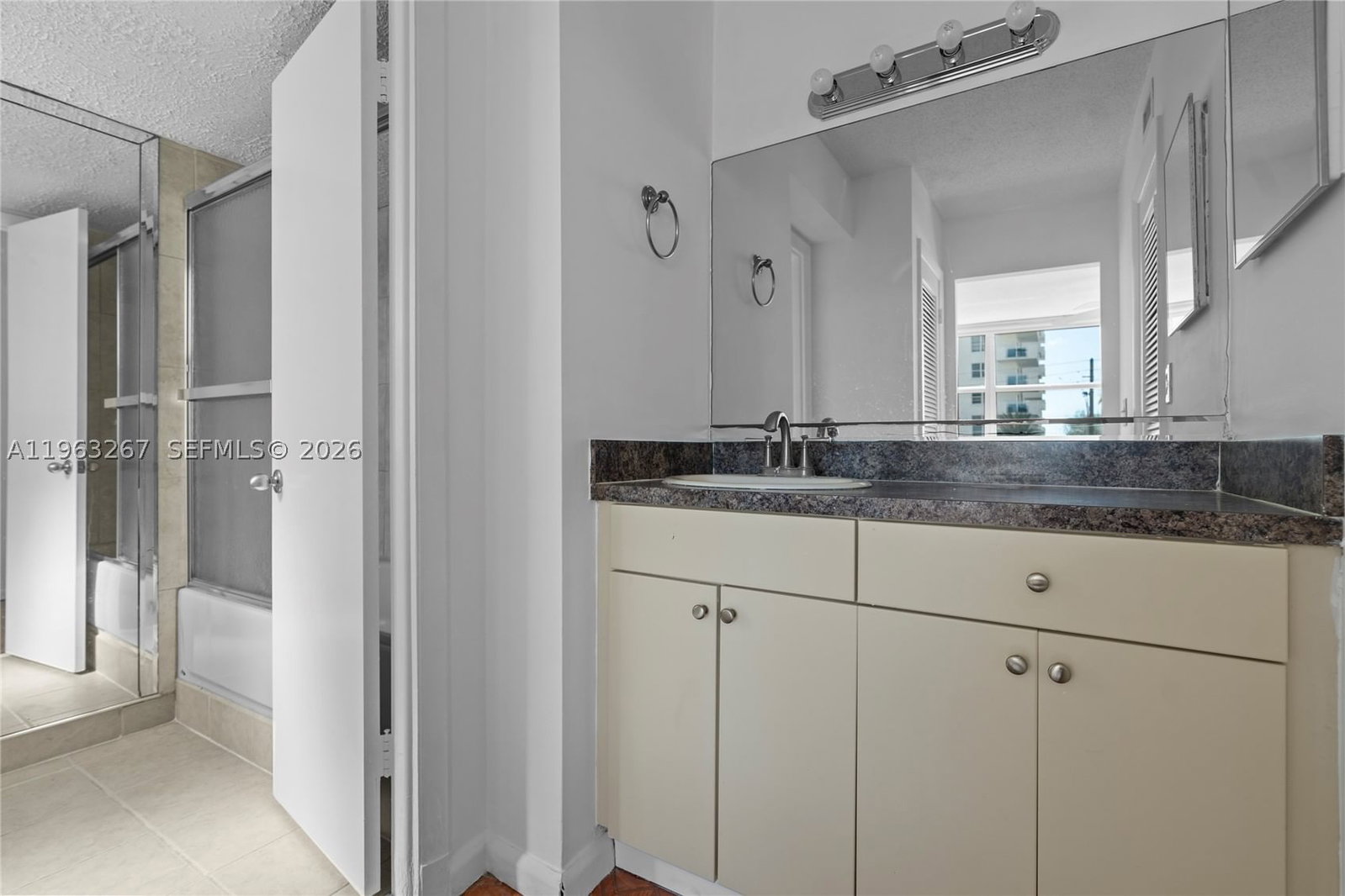 Real estate property located at 1410 Ocean Dr #208, Broward, Trafalgar Towers Condomin, Hollywood, FL