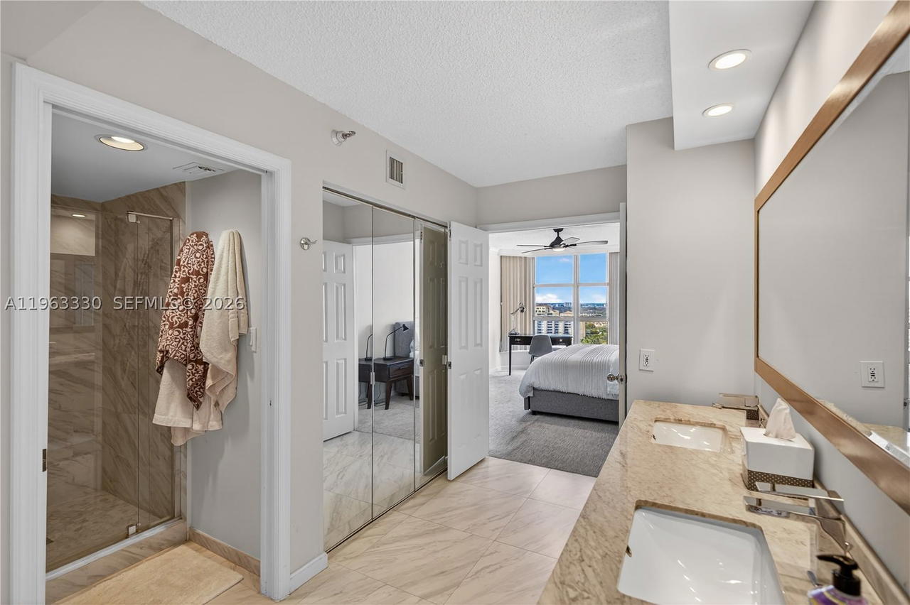 Real estate property located at 3530 Mystic Pointe Dr #2202, Miami-dade, Mystic Pointe Tower 500 C, Aventura, FL