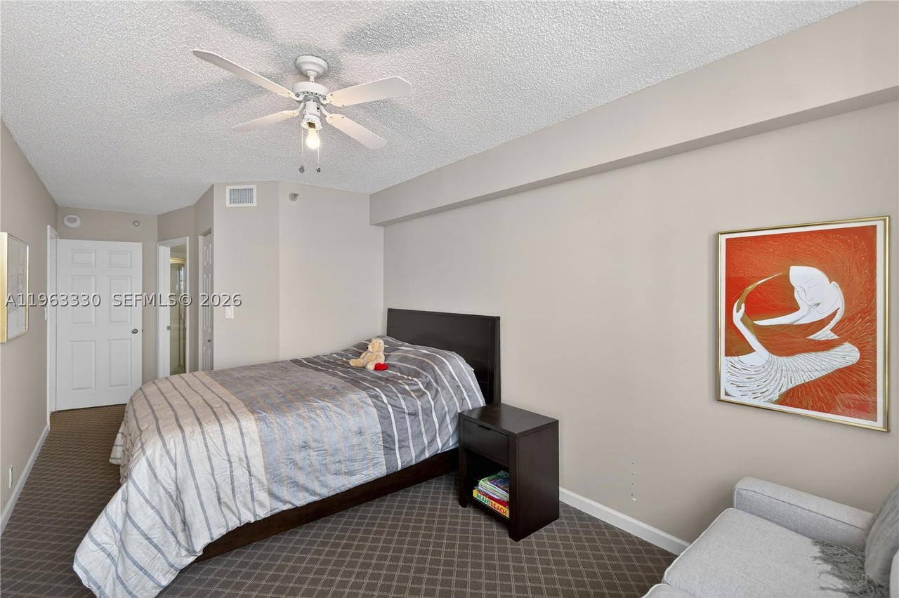 Real estate property located at 3530 Mystic Pointe Dr #2202, Miami-dade, Mystic Pointe Tower 500 C, Aventura, FL