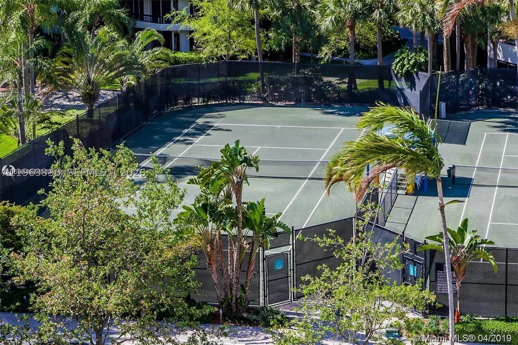 Real estate property located at 3530 Mystic Pointe Dr #2202, Miami-dade, Mystic Pointe Tower 500 C, Aventura, FL