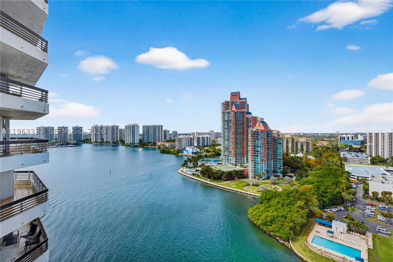Real estate property located at 3530 Mystic Pointe Dr #2202, Miami-dade, Mystic Pointe Tower 500 C, Aventura, FL
