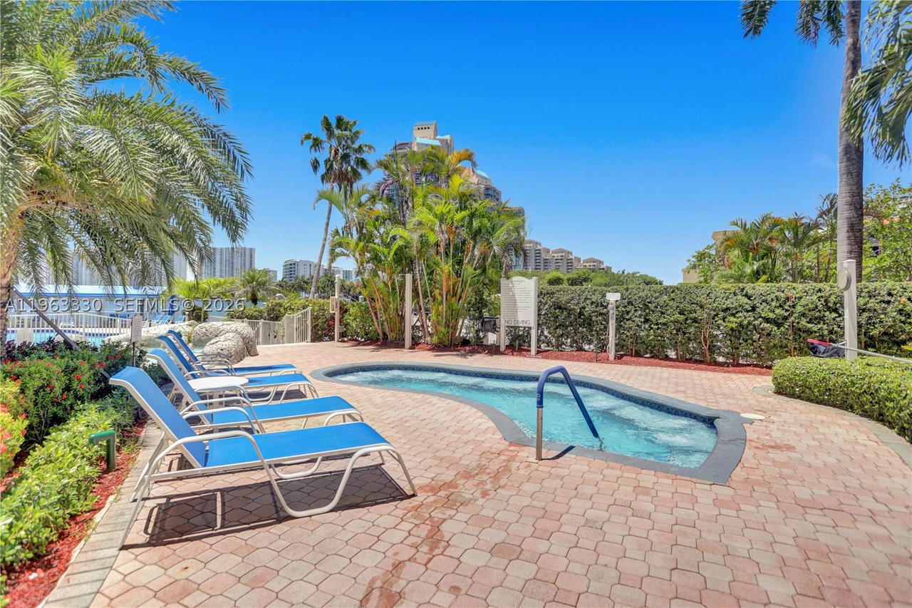 Real estate property located at 3530 Mystic Pointe Dr #2202, Miami-dade, Mystic Pointe Tower 500 C, Aventura, FL