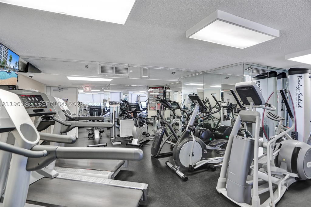 Real estate property located at 3530 Mystic Pointe Dr #2202, Miami-dade, Mystic Pointe Tower 500 C, Aventura, FL